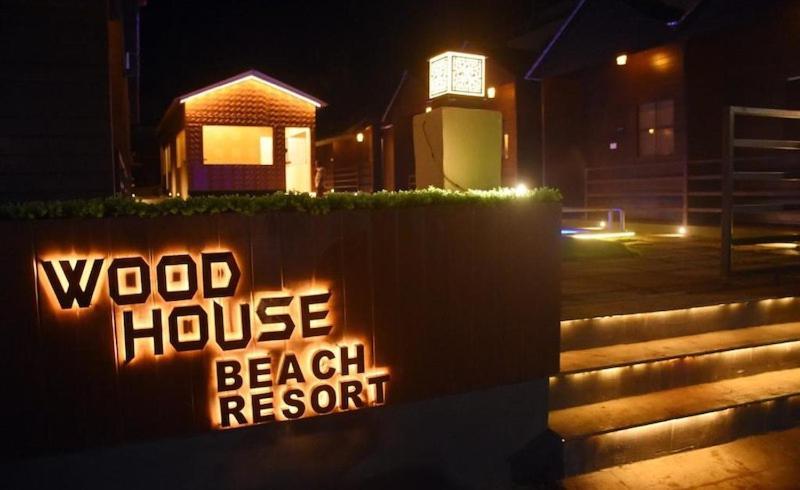 Woodhouse Beach Resort Baga Kültér fotó